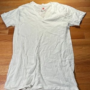 white v neck t shirt